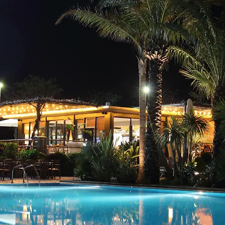 Aqua Onabrava & 4*sup Szálloda