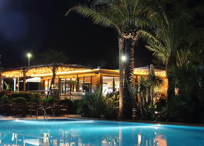 Aqua Onabrava & 4*sup Szálloda